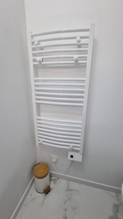 Duplex Saint-Pierre - Parking Et Wifi Gratuit Apartment Chartres Exterior photo