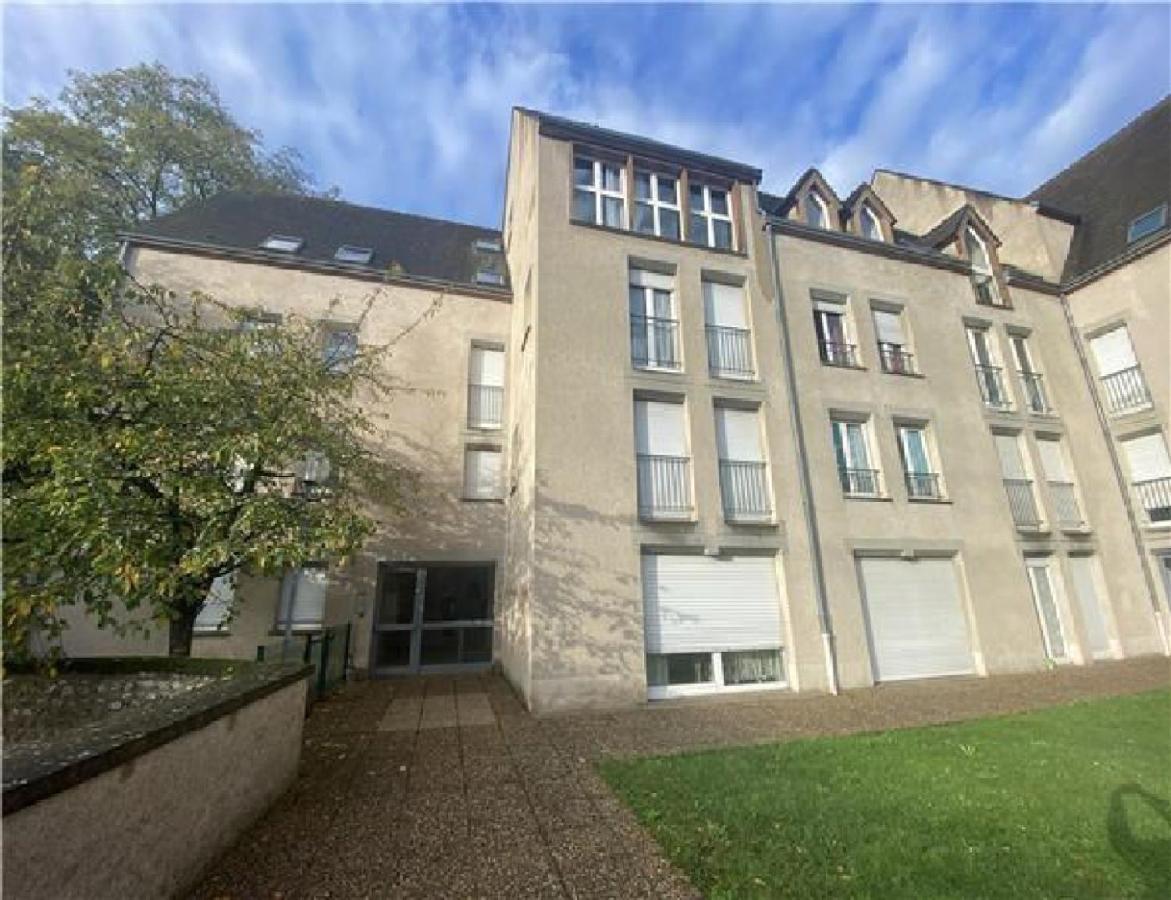 Duplex Saint-Pierre - Parking Et Wifi Gratuit Apartment Chartres Exterior photo